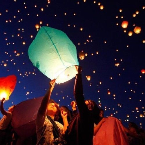 KIT 20 LANTERNE VOLANTI LUCE COLORATA MONGOLFIERA DI FUOCO TORCIA PER EVENTI